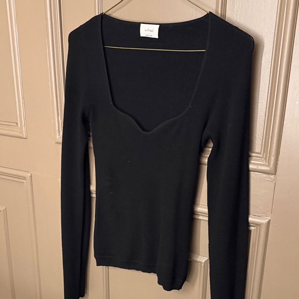 Wilfred Black Deep V-Neck Long Sleeve Blouse